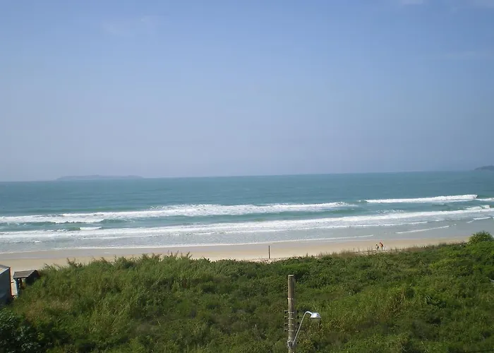 Praia De Mariscal A 50 Metros Do Mar Bombinhas
